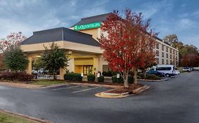 Clt Airport Inn & Suites