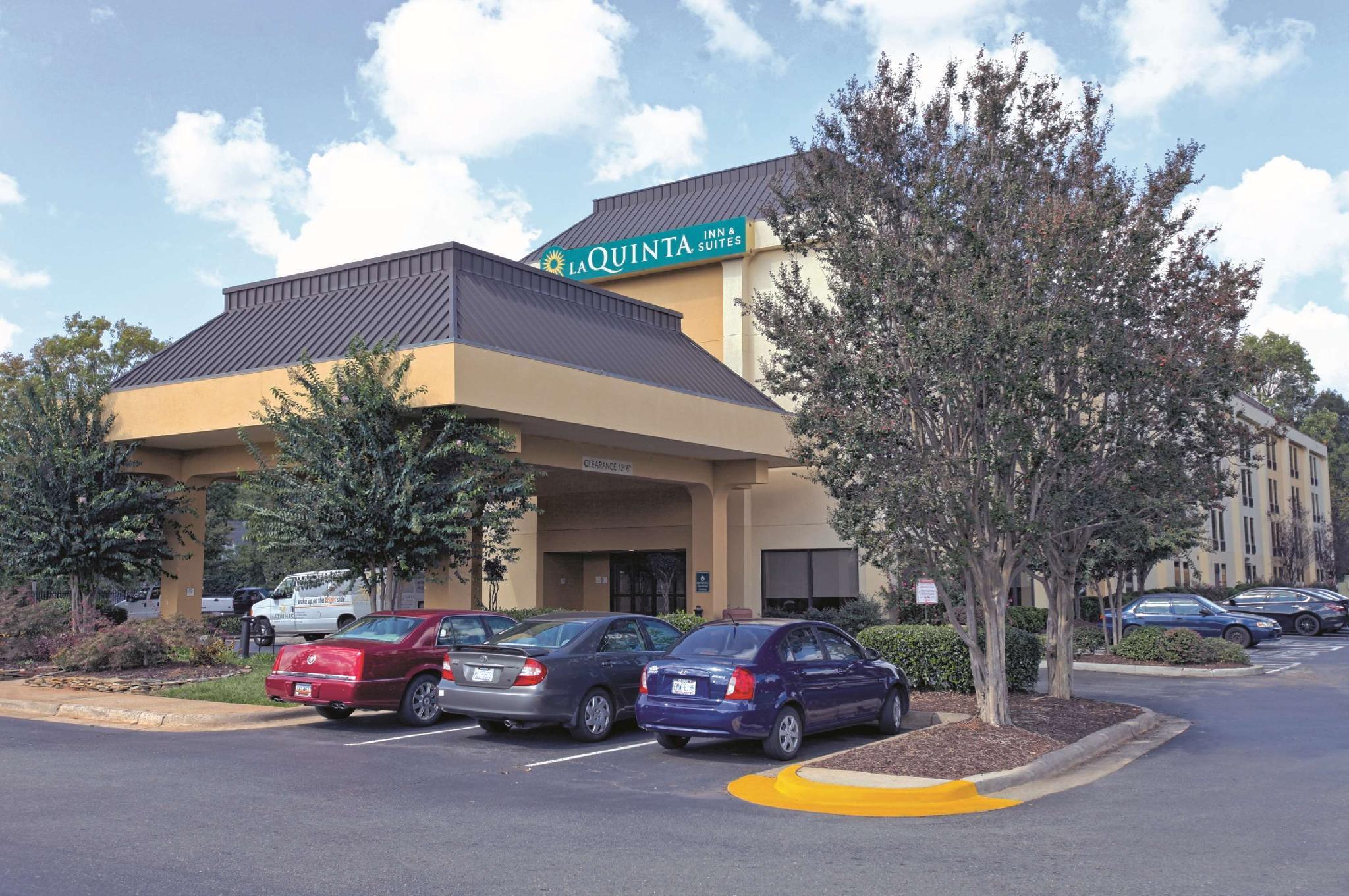 Clt Airport Inn & Suites Charlotte Exterior photo